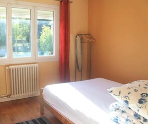 2 soverom, strykejern/-brett, wi-fi og sengetøy