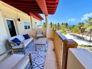 Property grounds - Luxurious Newly renovated condo on Sea - Ambergris (San Pedro)