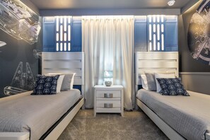 4 chambres, fer et planche à repasser, lit de bébé portatif