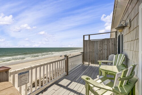 Oceanfront 5 bed Ocean's Inn-tuition. Elevator! Hot Tub