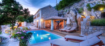 Nice home in Drivenik