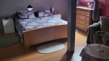 2 bedrooms, bed sheets