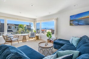 Smart TV - Luxury Ocean View Condo Steps To The Sand | VIEWS (Manhattan Beach)