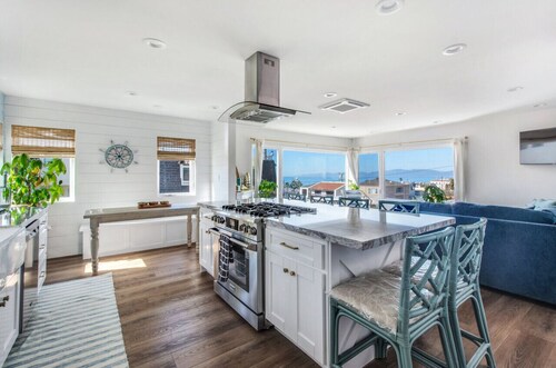 Luxury Ocean View Condo Steps To The Sand | VIEWS