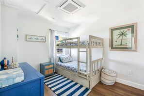 3 camere, una scrivania, Wi-Fi gratuito, lenzuola