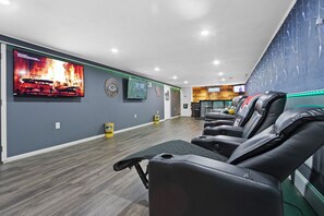 Interior - The Lemon House (Green Bay)