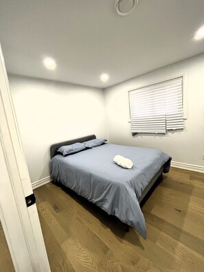 4 bedrooms, WiFi, bed sheets - Luxury home in Oshawa (Oshawa)
