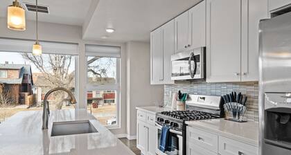 Upscale Downtown Townhome!