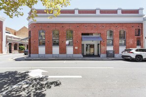 Exterior - Windows on Pakenham-Hip art space in the West End (Fremantle)