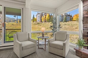 Appartamento Deluxe, 2 camere da letto, balcone, vista montagna (209) | Vista dalla camera