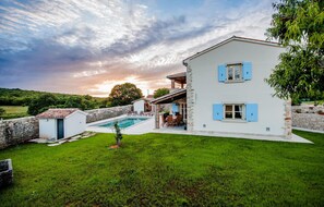 Exterior - Stunning home in Bale (Bale)