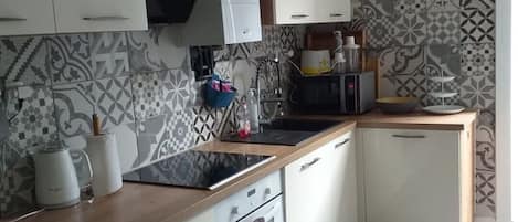 Geladeira, fogão, cooktop, lava-louças