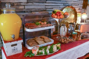 Kontinental frokost hver dag (EUR 10 per person)
