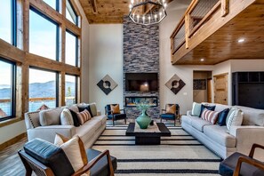 Smart-TV, Kamin, Videospiele