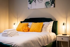 2 bedrooms, desk, iron/ironing board, free WiFi