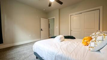 2 bedrooms, desk, iron/ironing board, free WiFi