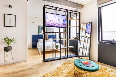 A Hip Modern Gem located in El Centro! 