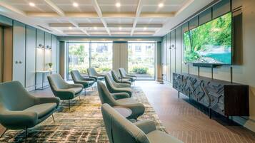 Business Apartment, 1 Bedroom | Executive lounge