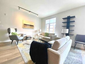 Smart TV, fireplace - Brand New 3-Bedroom Suite in the Heart of Sidney! (Sidney)