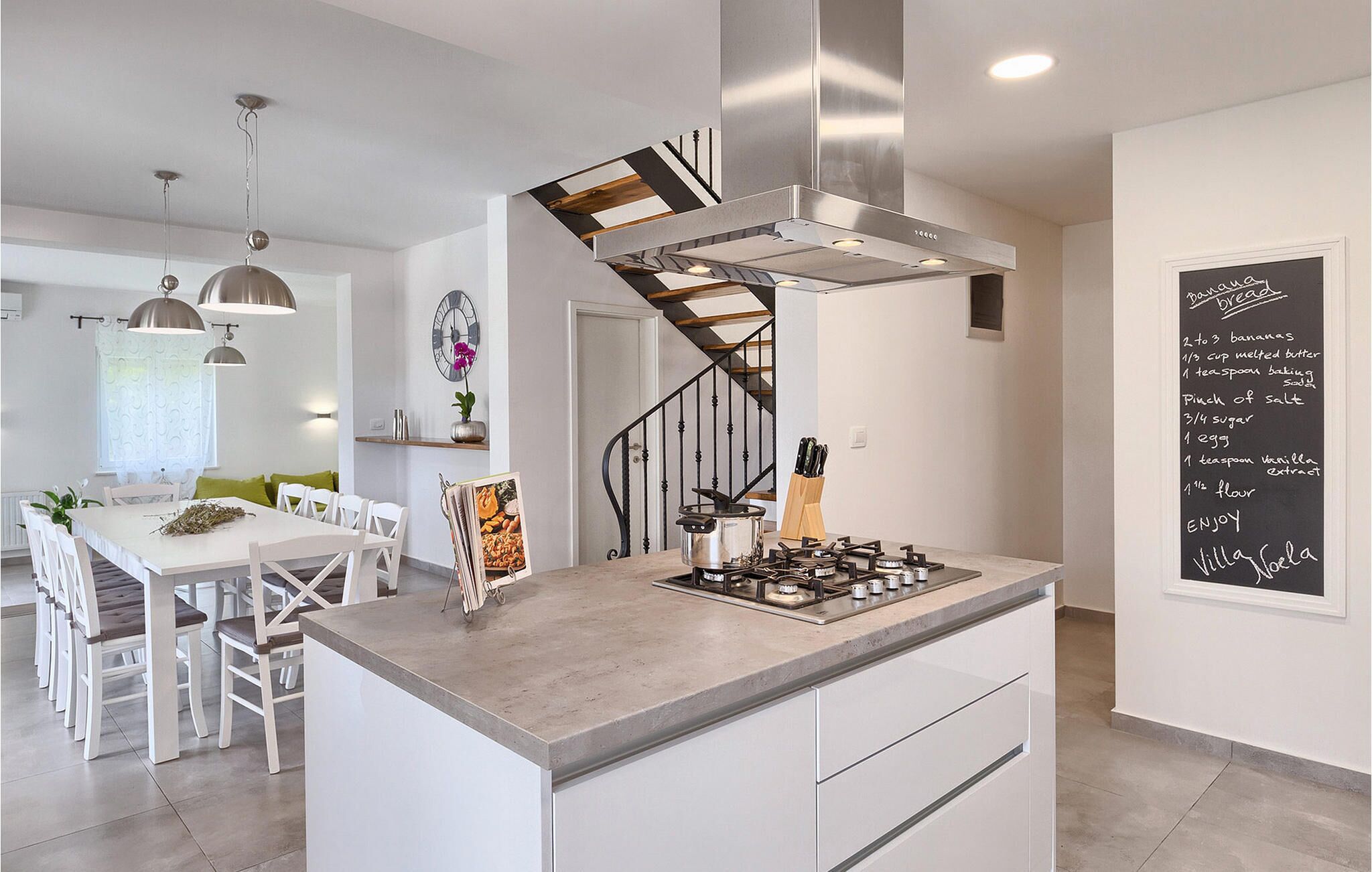 Réfrigérateur, four, plaque de cuisson, lave-vaisselle