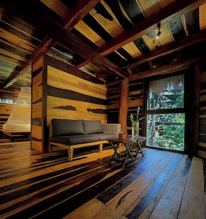 高级房 | 起居区