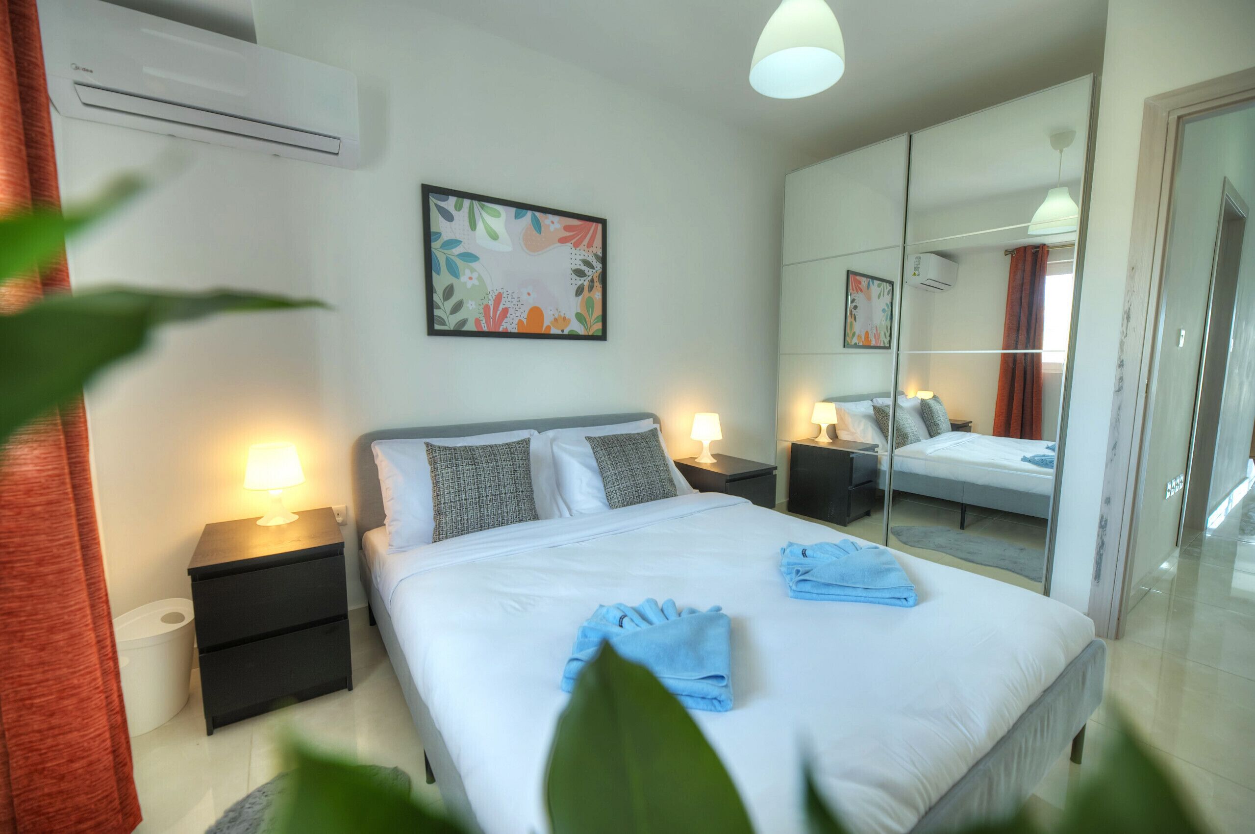 2 slaapkamers, een strijkplank/strijkijzer, gratis wifi, beddengoed