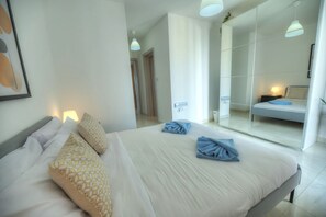 2 bedrooms, iron/ironing board, free WiFi, bed sheets - Seafront beautifully furnished 2 bedrooms GOGZR1-3 (Gzira)
