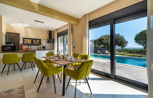 Amazing home in Vrana