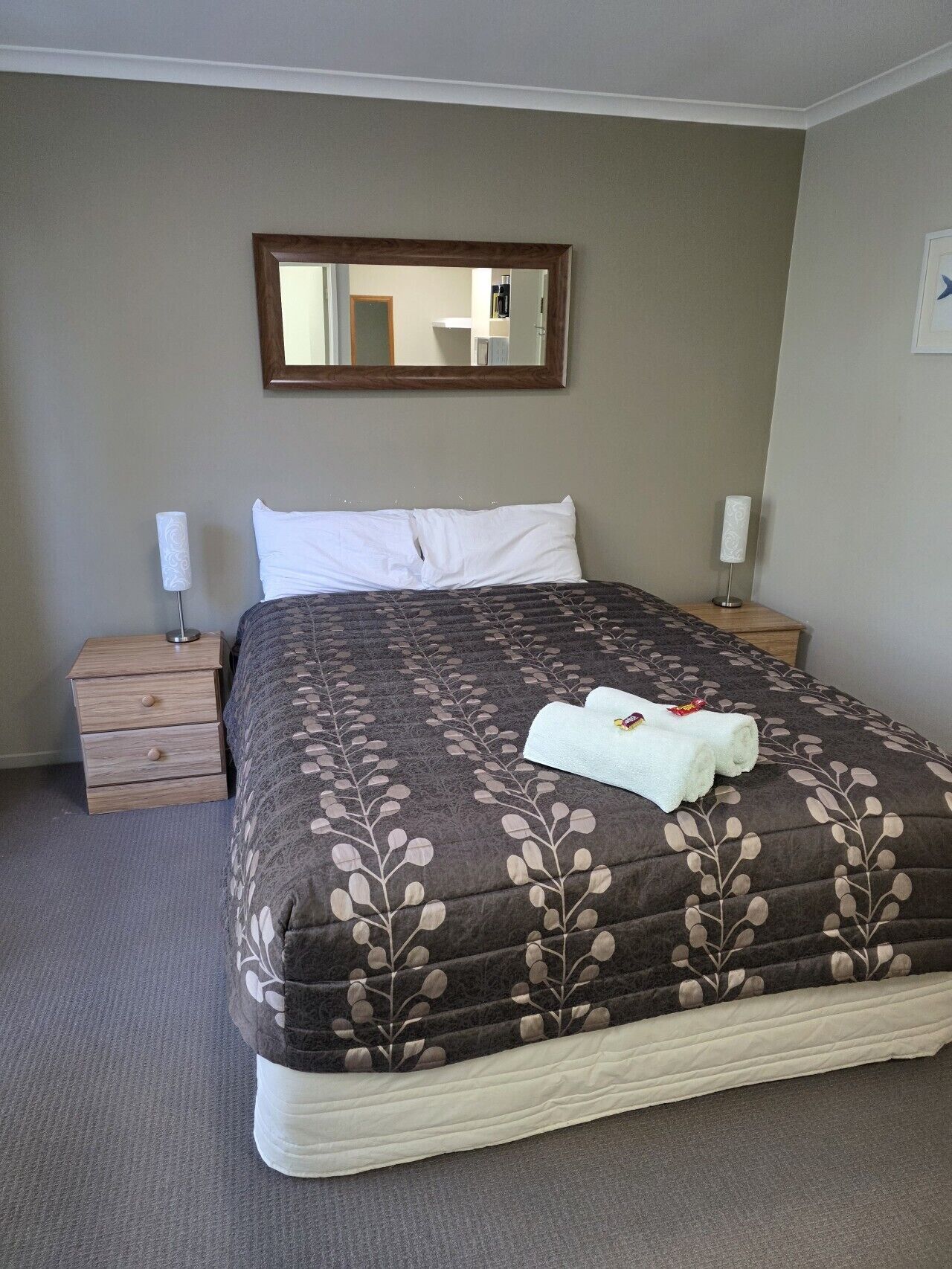 Iron/ironing board, free WiFi, bed sheets
