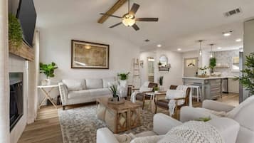 TV connectée, cheminée