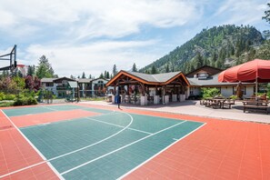 Sportplatz
