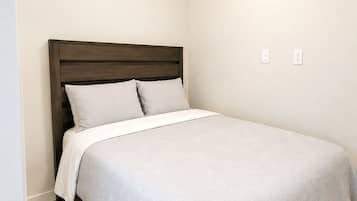 1 habitación, tabla de planchar con plancha, wifi y ropa de cama
