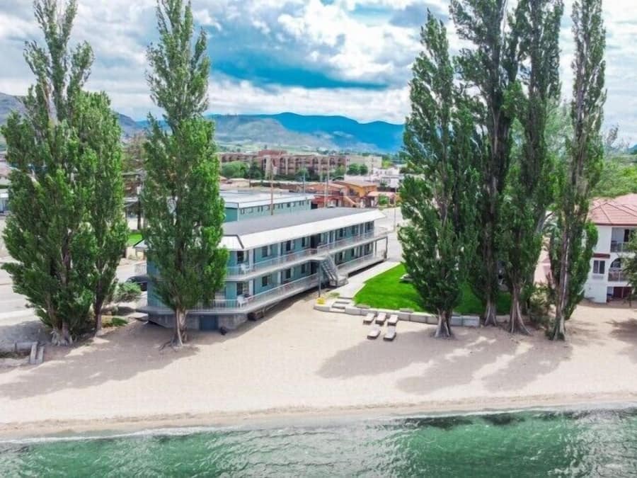 Private beach, sun-loungers