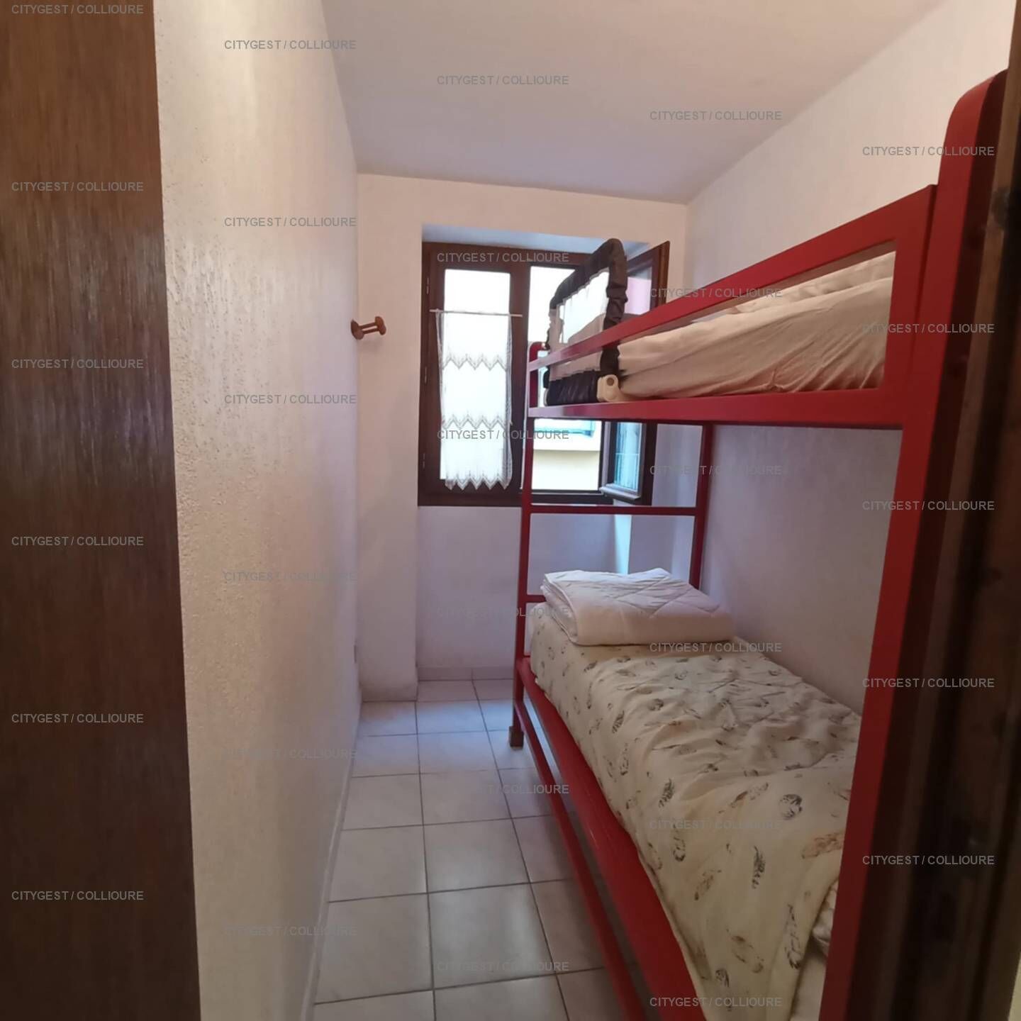 2 bedrooms, iron/ironing board, WiFi