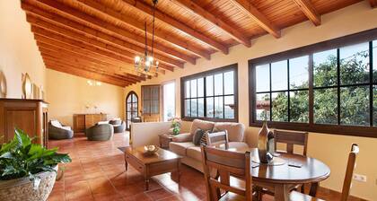 Vacation Home 'Bonita Casa' with Sea View, Wi-Fi and Air Conditioning