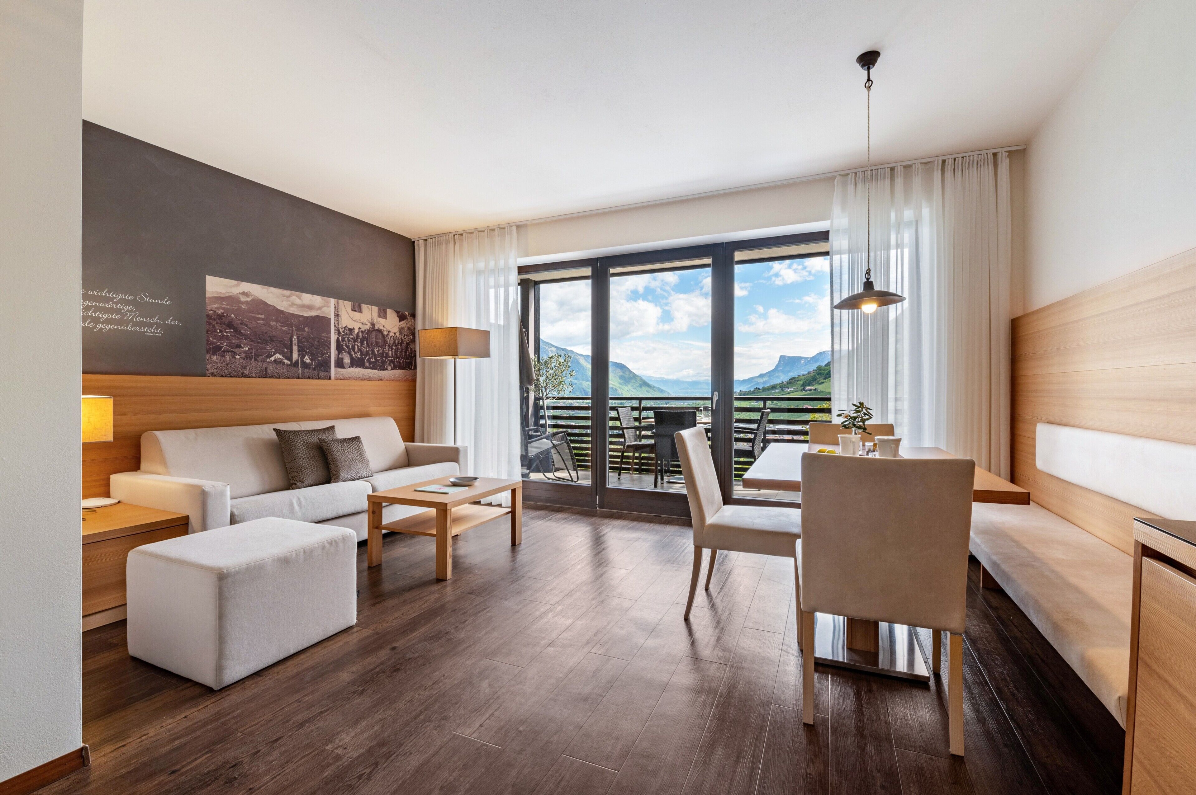 Télévision, table de tennis de table