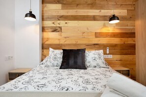2 bedrooms, iron/ironing board, free WiFi, bed sheets - Apartment 'El Músico' with Private Terrace, Wi-Fi and Air Conditioning (Barbate)