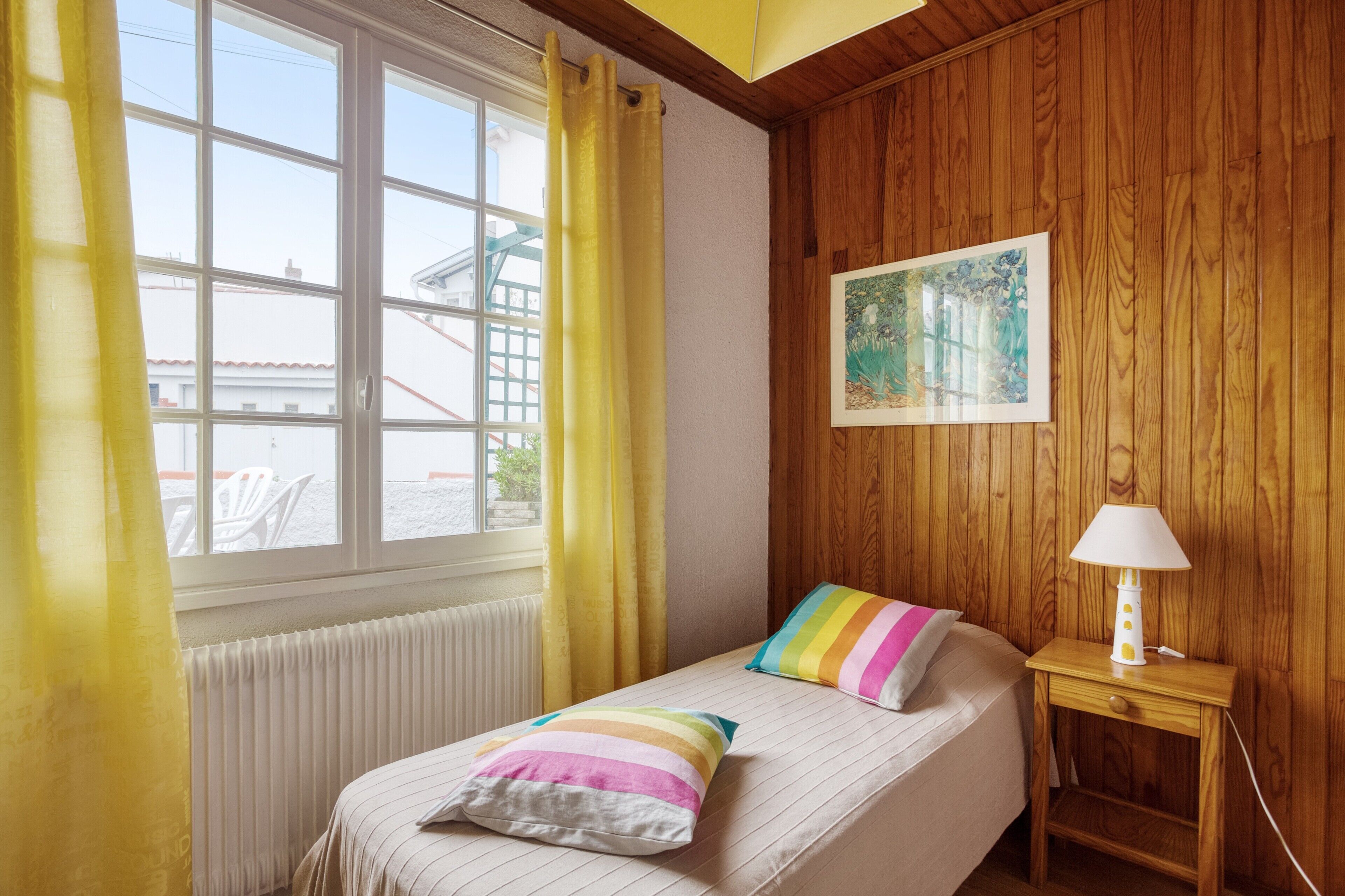 4 habitaciones, tabla de planchar con plancha y wifi gratis 