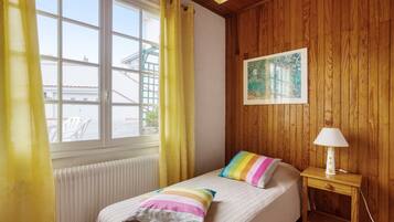 4 habitaciones, tabla de planchar con plancha y wifi gratis