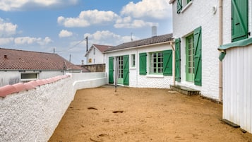 Enceinte de lâhĂ©bergement