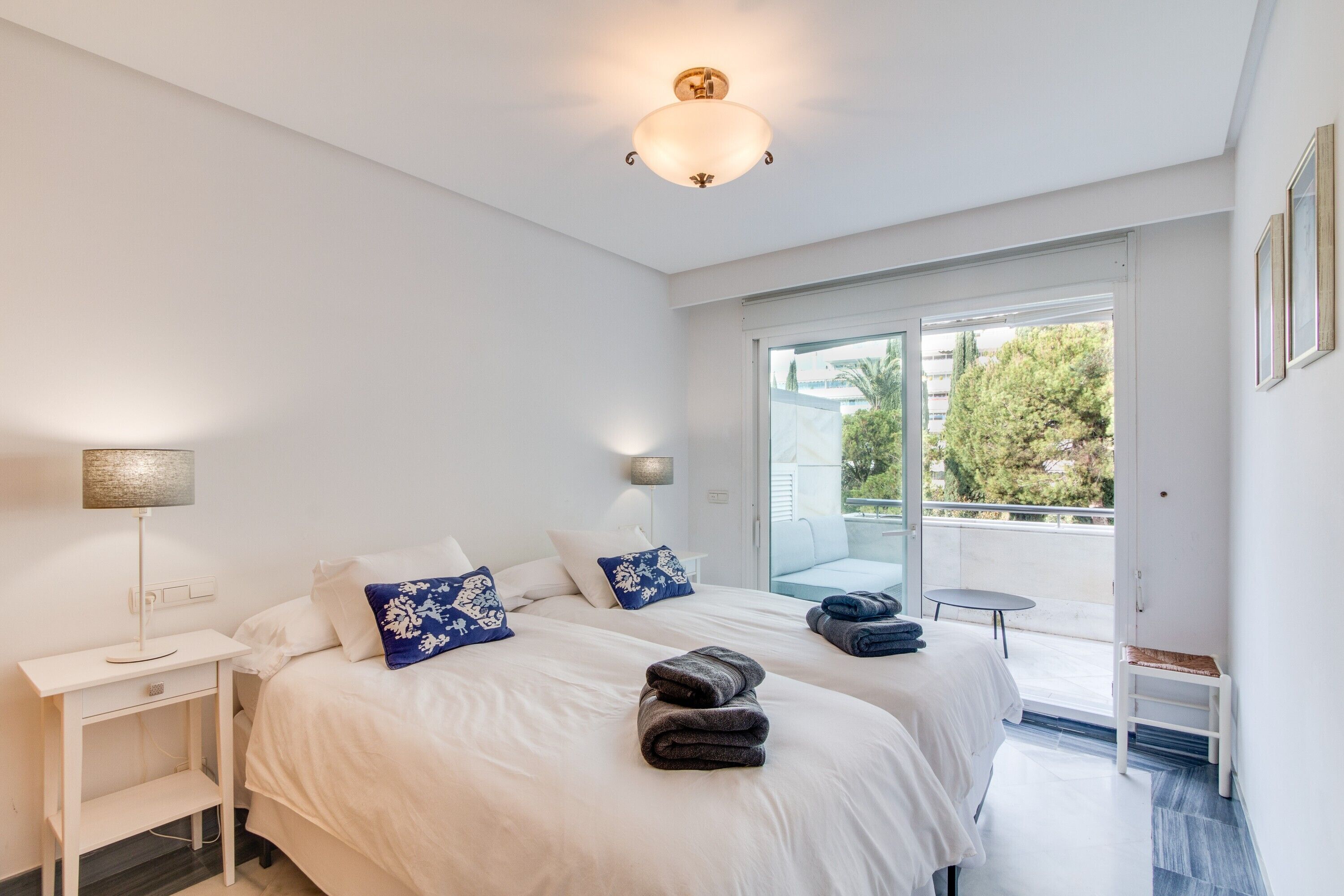 2 habitaciones, tabla de planchar con plancha y wifi gratis 