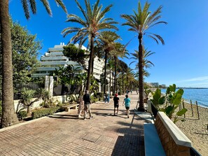 Platja a a prop 