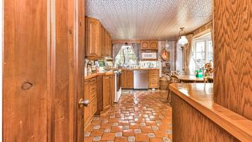 冰箱、微波炉、烤箱、炉灶