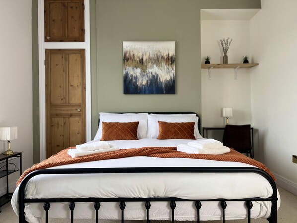 4 Schlafzimmer, Bügeleisen/Bügelbrett, WLAN, Bettwäsche