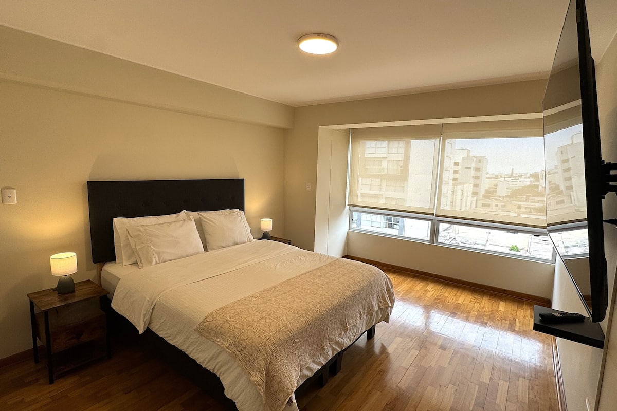 Exclusive Apartment, 1 Queen Bed with Sofa bed, Housekeeping, City View