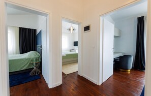 3 slaapkamers, een strijkplank/strijkijzer, reisbedje, gratis wifi