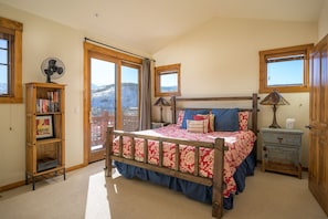 3 bedrooms, iron/ironing board, travel cot, free WiFi