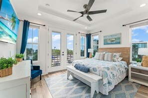 6 bedrooms, iron/ironing board, travel cot, free WiFi - Beach Oasis Duplex | Oceanfront Luxe (Jacksonville Beach)