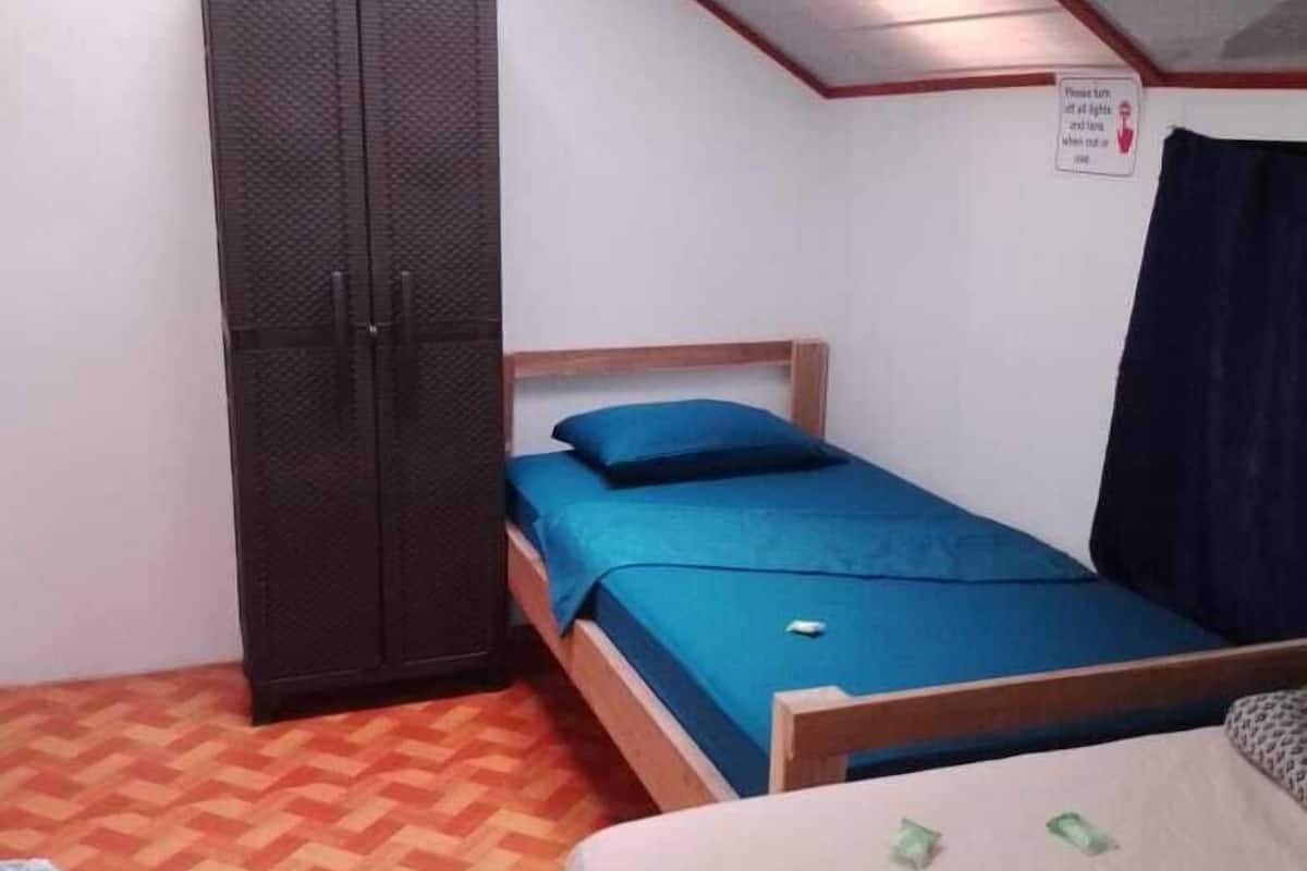Kamar Double atau Twin Basic | Wi-Fi gratis dan seprai linen