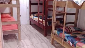 Basic Shared Dormitory | Wi-fi percuma, cadar katil